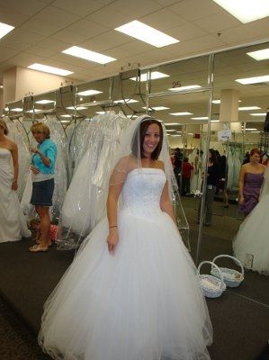 I BOUGHT MY DRESS!!!!  (lots of pics!!!!)