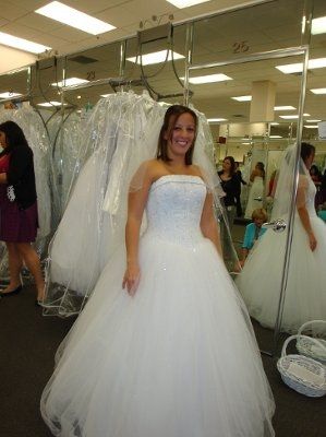 I BOUGHT MY DRESS!!!!  (lots of pics!!!!)