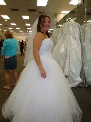 I BOUGHT MY DRESS!!!!  (lots of pics!!!!)
