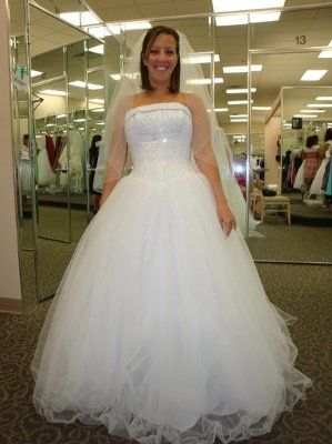 I BOUGHT MY DRESS!!!!  (lots of pics!!!!)