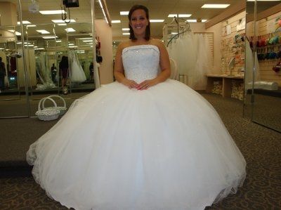 I BOUGHT MY DRESS!!!!  (lots of pics!!!!)