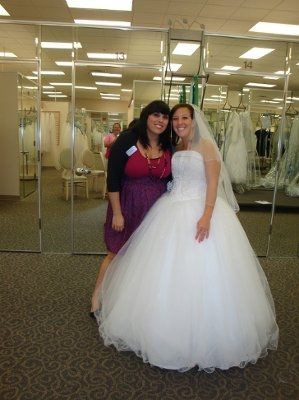 I BOUGHT MY DRESS!!!!  (lots of pics!!!!)