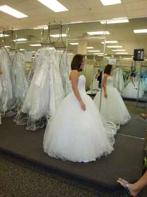 I BOUGHT MY DRESS!!!!  (lots of pics!!!!)