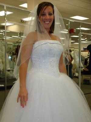 I BOUGHT MY DRESS!!!!  (lots of pics!!!!)