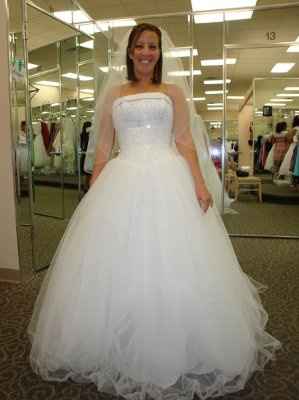 I BOUGHT MY DRESS!!!!  (lots of pics!!!!)