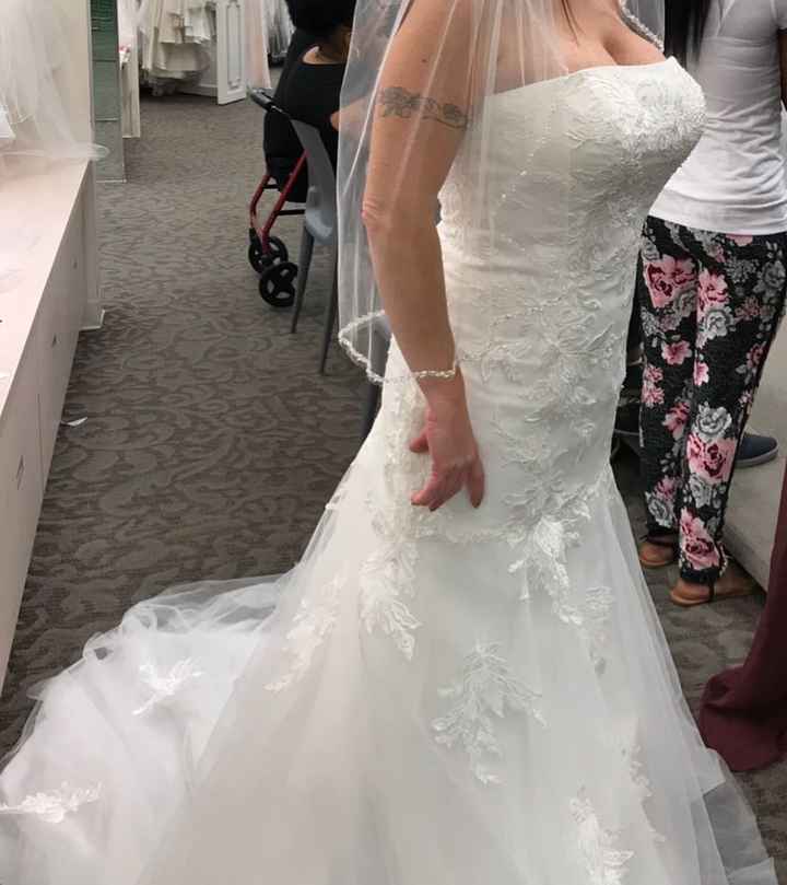 Please show your wedding dress, ladies - 2