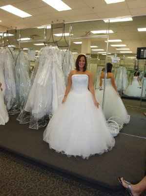 I BOUGHT MY DRESS!!!!  (lots of pics!!!!)