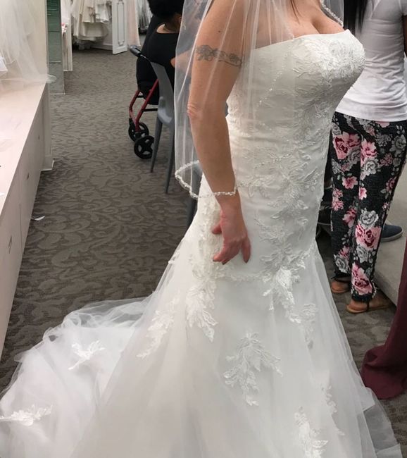 Please show your wedding dress, ladies - 2