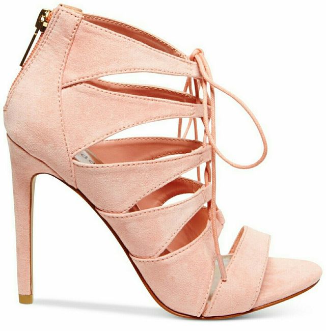 Show off your shoes ladies.