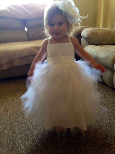 flower girl hairstyle help.!!