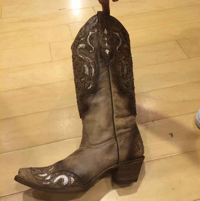 Cowboy boots or no?