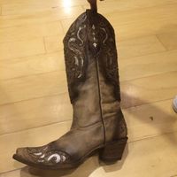 Cowboy boots or no?