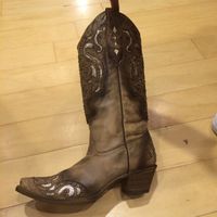 What style shoes are you wearing?