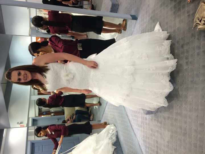 I'm not in love with my dress anymore :(