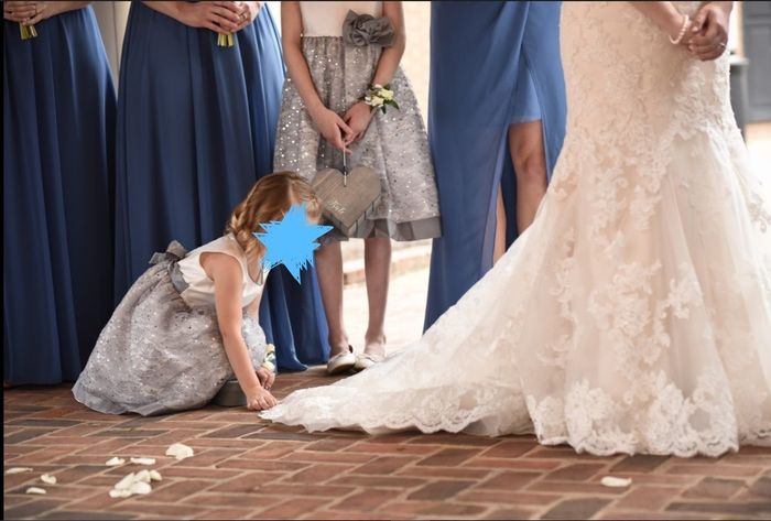 Color of flower girls dresses - 1