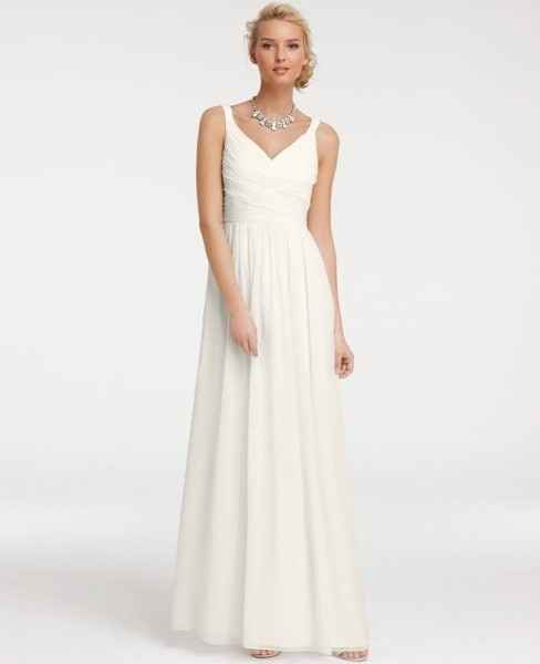 Veil? Hair flowers? Help!