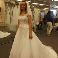 Non strapless dresses? Lets see them...