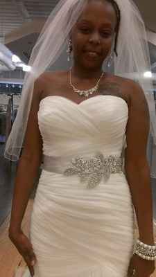 Mori Lee 5108 what sash/bling/applique are you wearing also what type of veil?