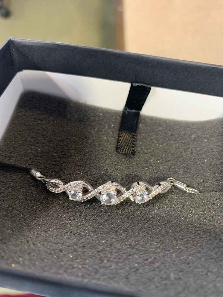 May i see your jewelry sets? - 2