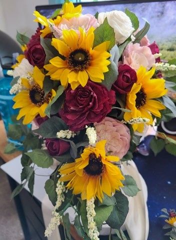 Why do people think fake flowers are tacky? - 1