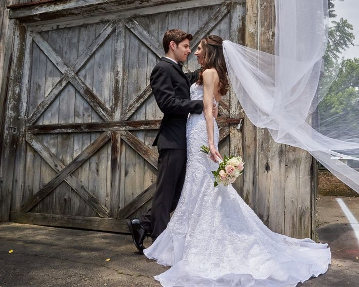 Do You Hold Bouquet in All Photos? 5