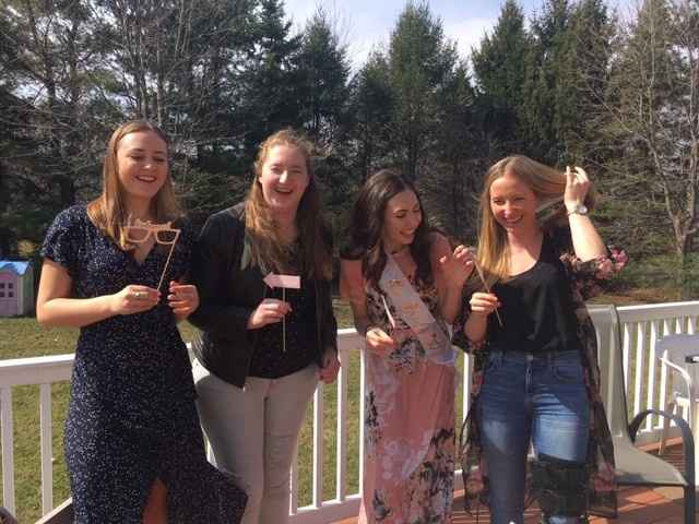 my MOH and bridesmaids! I absolutely love this picture.