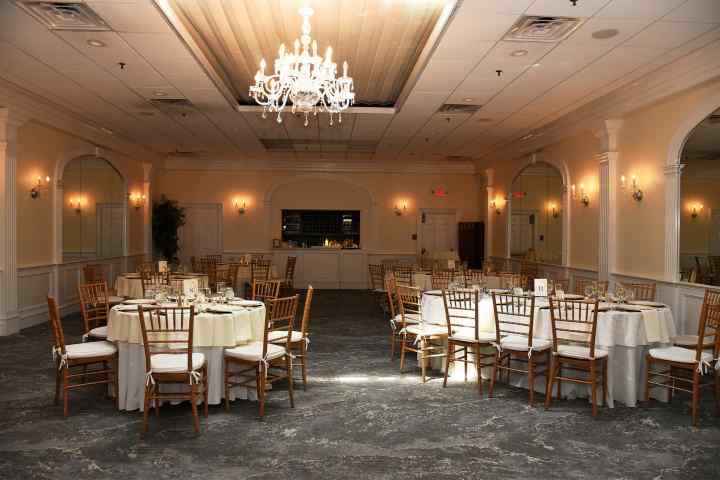 Decor Duels: Minimalist or 'More is More'? - 1