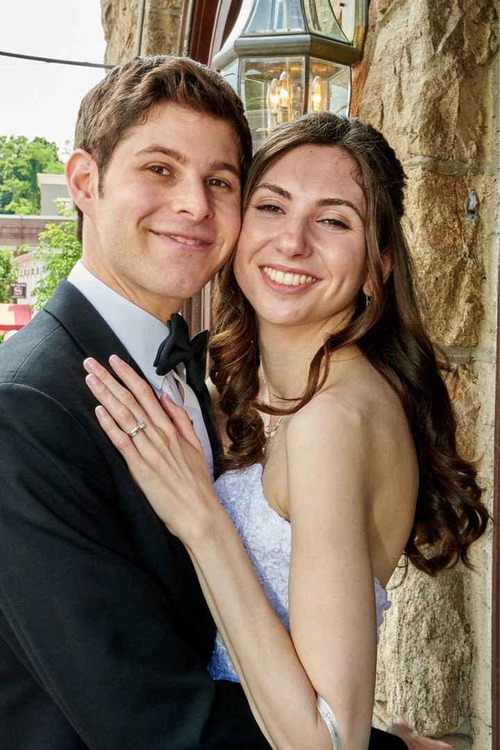 Are French tip manicures no longer popular? - 1