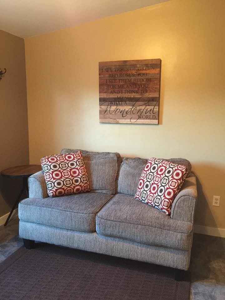 Where should the Groom/Groomsman get ready??? HELP!!