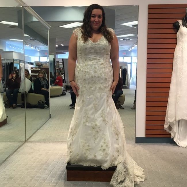 I officially said yes to the dress today!!