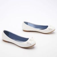 Flat wedding shoes