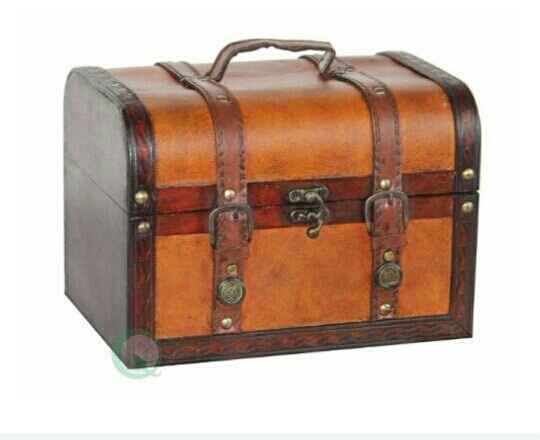 Stealing at weddings! My mom hates the cardbox idea.