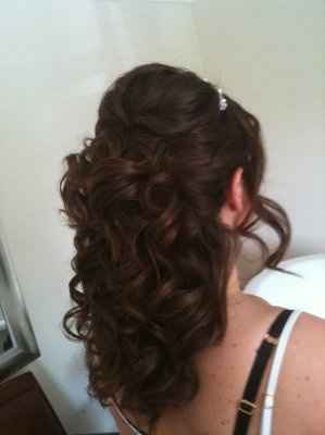 WEDDING HAIR? How are you doing your hair the day of?