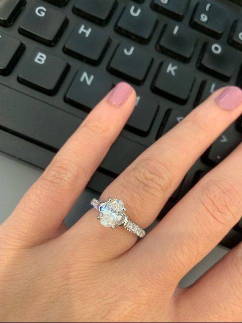 Let’s see those Oval engagement rings!❤️ 4