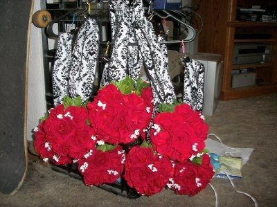 Have any of you made your own Kissing Balls? ....Updated, with **pics** Heres mine!