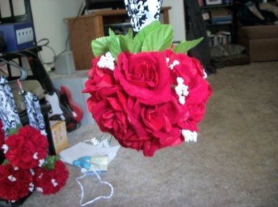 Have any of you made your own Kissing Balls? ....Updated, with **pics** Heres mine!