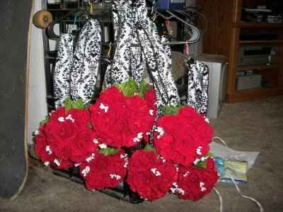 Have any of you made your own Kissing Balls? ....Updated, with **pics** Heres mine!