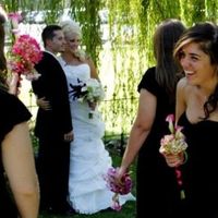 Its been 53 days since the wedding.... I HATE MY FLOWERS!!!!!!!