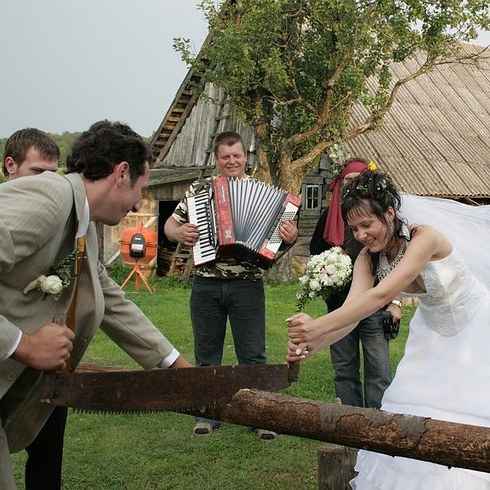 Looking for a Bavarian gift shop, for a wedding - 1