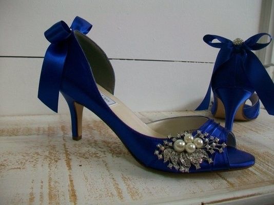 Look at my gorgeous wedding shoes!!!! Show me yours