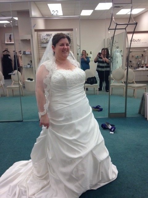 Plus-size brides!