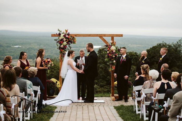 Distract me!! Show me your favorite wedding/engagement photos! 46