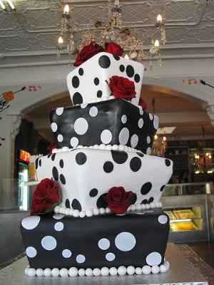 Can I see your wedding cake?