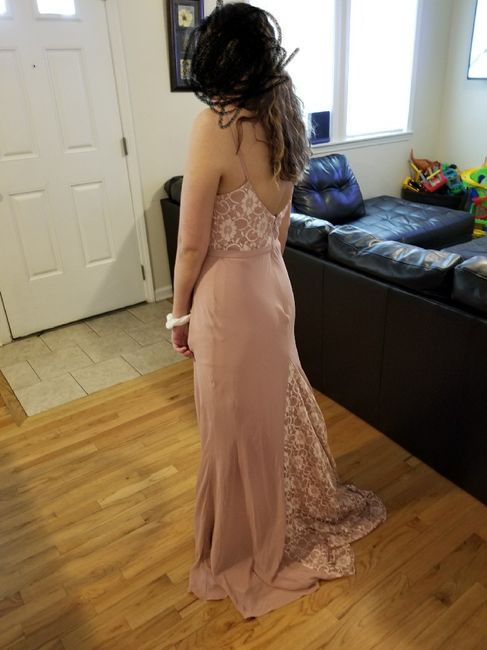 Keep or Cancel: Matching Bridesmaids Dresses? 6