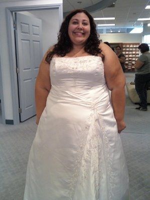 POST pics of your dress, your flowers, your man,  friend lighting cig of a tiki torch & your boobs!