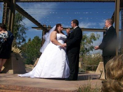 I finally have internet!! And wedding pics!
