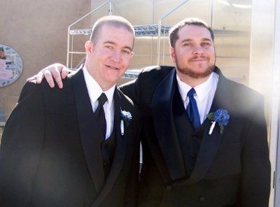I finally have internet!! And wedding pics!