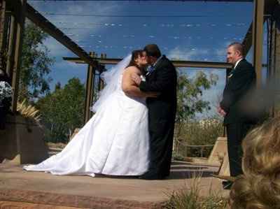 I finally have internet!! And wedding pics!