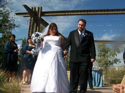 I finally have internet!! And wedding pics!