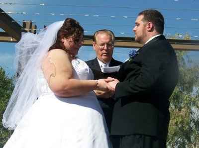 I finally have internet!! And wedding pics!